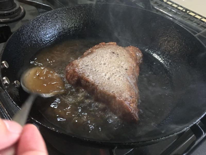 厚い牛肉あステーキの焼き方9