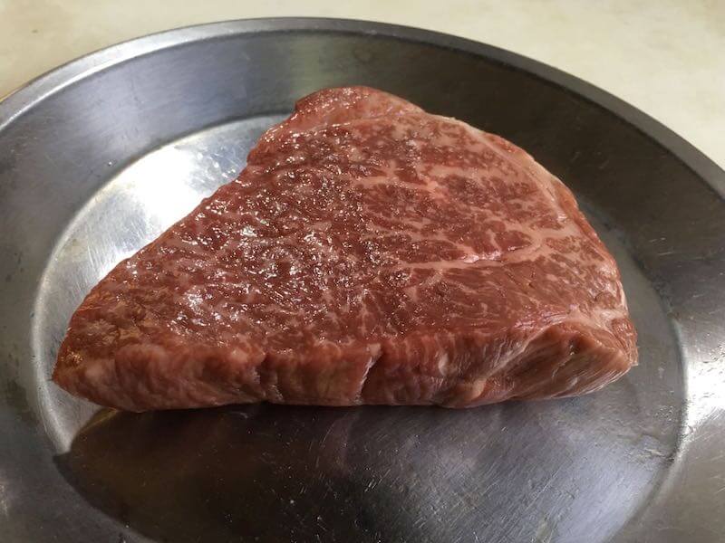 厚い牛肉あステーキの焼き方
