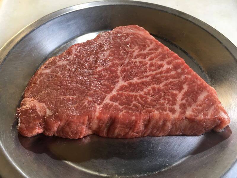 薄い牛肉のステーキの焼き方