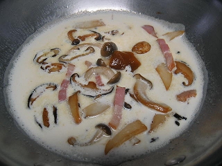 Mushroom Cream Pasta Sauce4