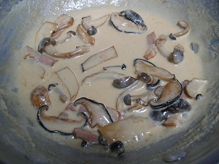 Mushroom Cream Pasta Sauce5